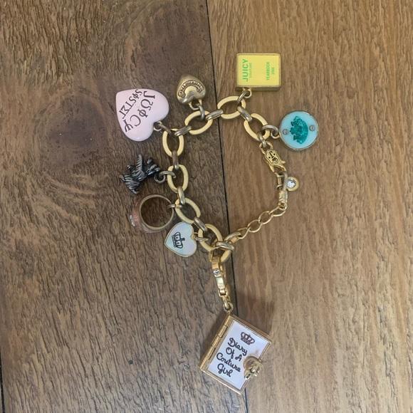Juicy Couture Jewelry - ❗️❗️Vintage Juicy Couture 2008 class bracelet❗️❗️